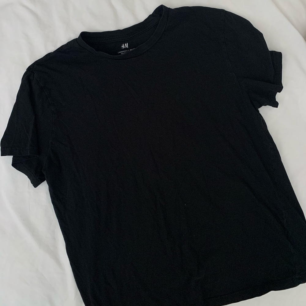 H&M basics black tee